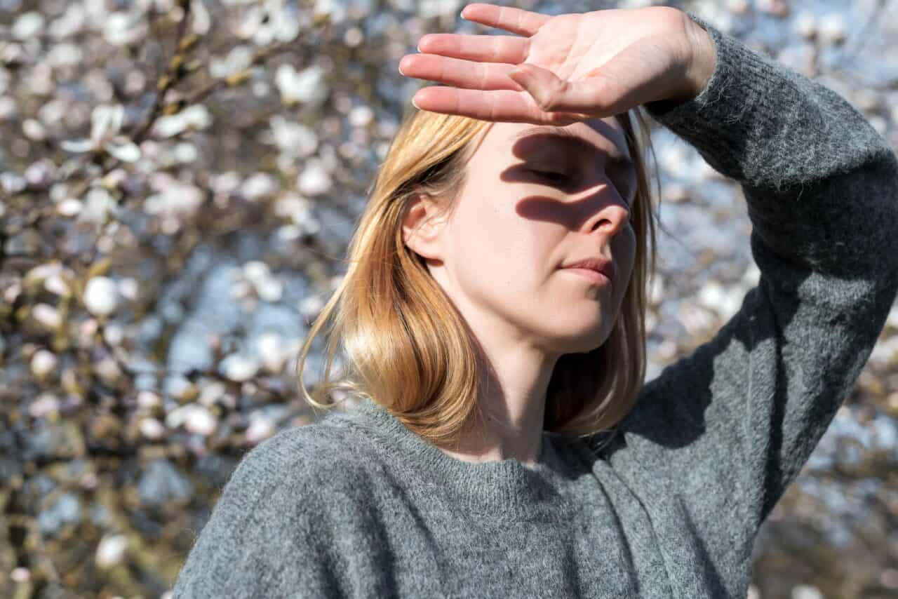 photophobia, eyes are sensitive to light